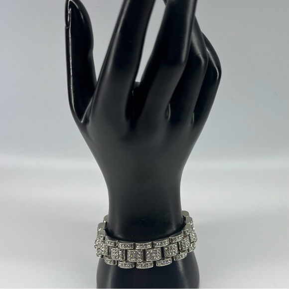 stunning rhinestone statement bracelet - Picture 3 of 5